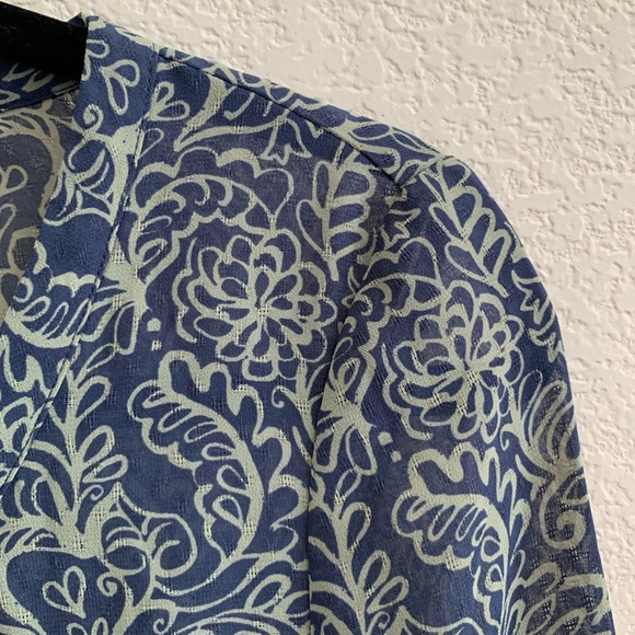 Banana Republic Sheer Top - Picture 4 of 5